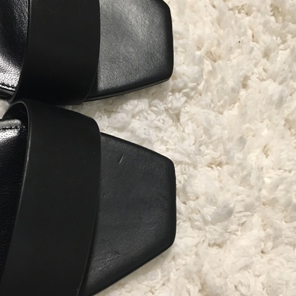 Saint Laurent Jodie Flat Leather Slide Sandal - Picture 5 of 6